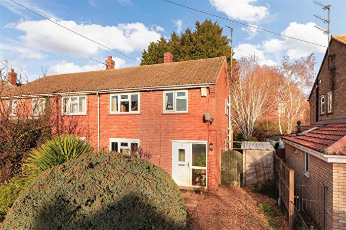 3 Bedroom Semi Detached House For Sale In Long Reach Road, Cambridge, CB4