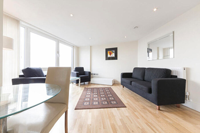 2 Bedroom Flat To Rent In High Road, Ilford, IG1