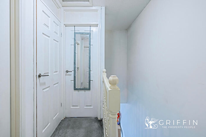2 Bedroom Semi-Detached House For Sale In Sundew Court, Grays, RM17