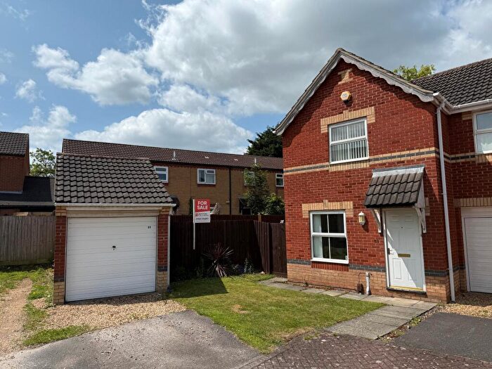 2 Bedroom Semi-Detached House For Sale In Lupin Road, Lincoln, LN2