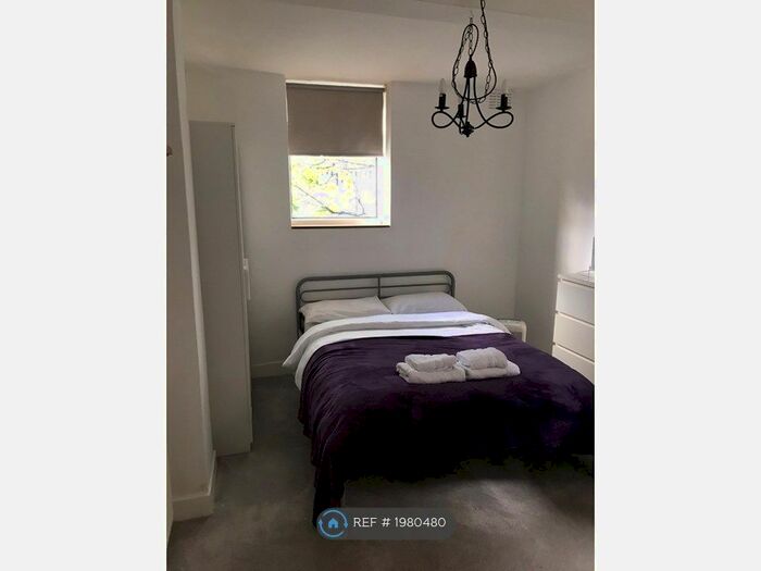 1 Bedroom Flat To Rent In Southwell Road, London, SE5