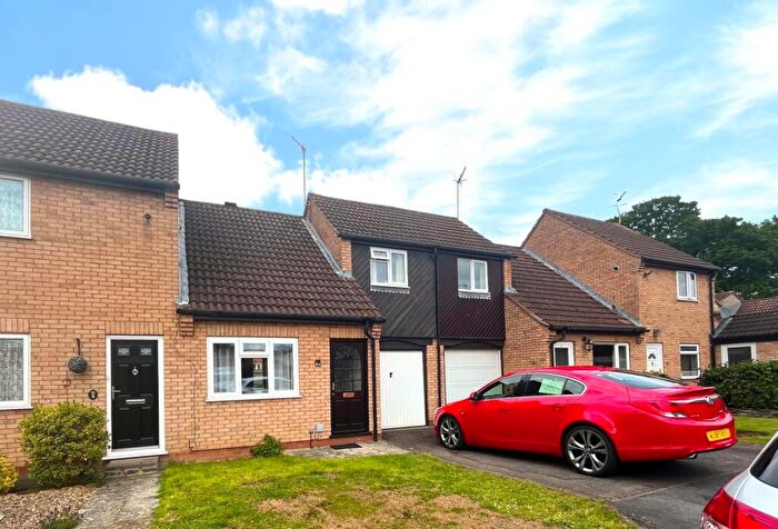 2 Bedroom House To Rent In Cocksfoot Close, Stratford-Upon-Avon, CV37