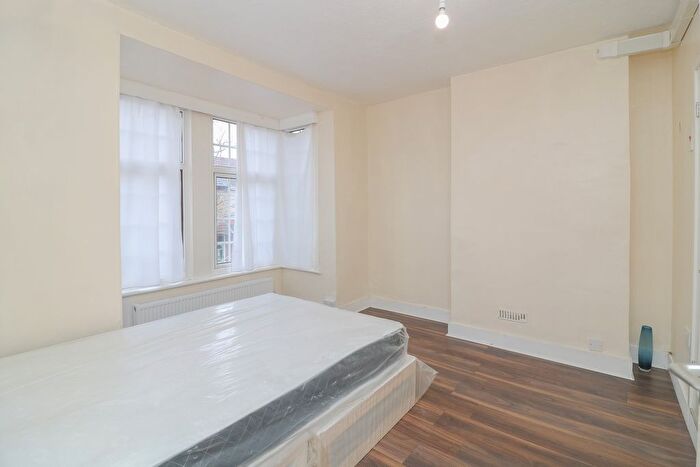 Studio To Rent In Fernlea Road, Mitcham, CR4
