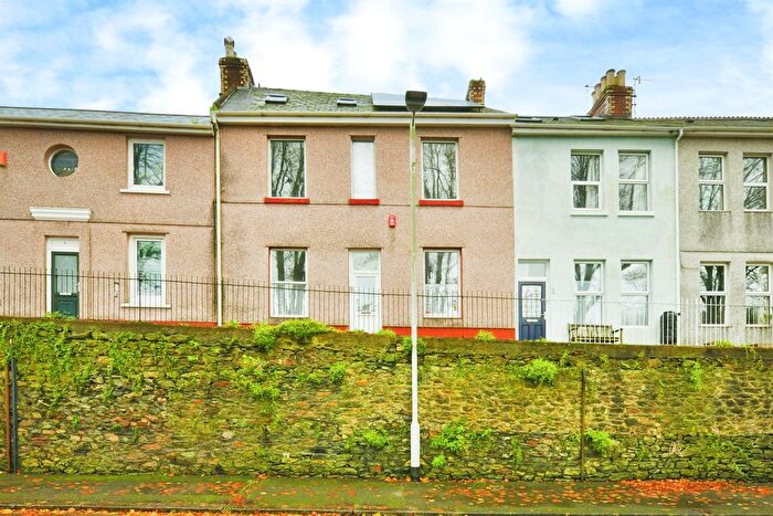 2 Bedroom Terraced House For Sale In Lanhydrock Road, Plymouth, PL4