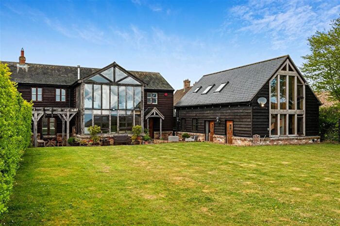 5 Bedroom Barn Conversion For Sale In Manor Farm Barn, Little Staughton, MK44