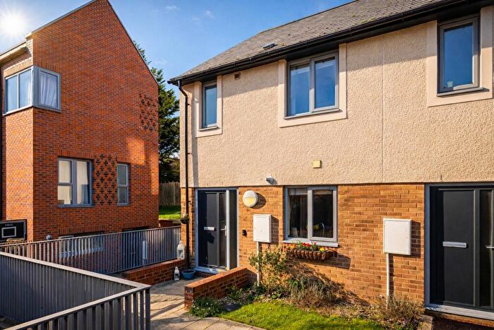 3 Bedroom Semi-Detached House For Sale In Booth Close, Hertford, SG14