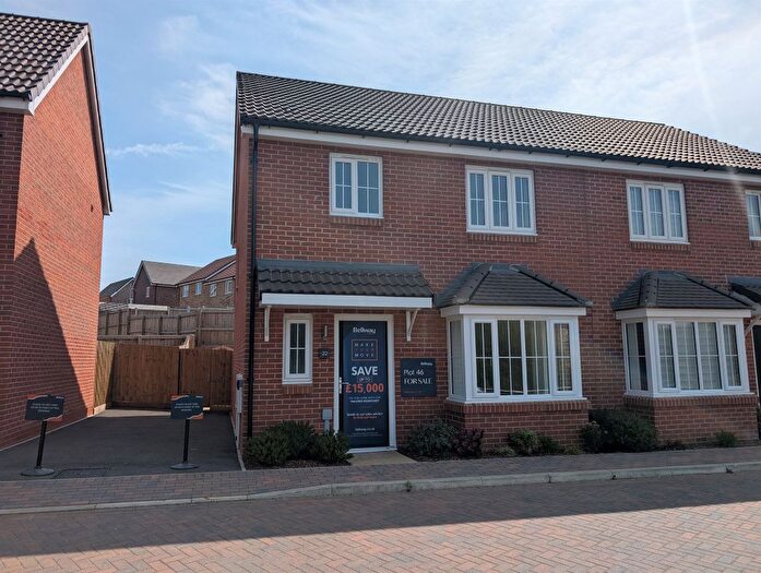 3 Bedroom Semi-Detached House For Sale In Hare Road, Stowmarket, IP14