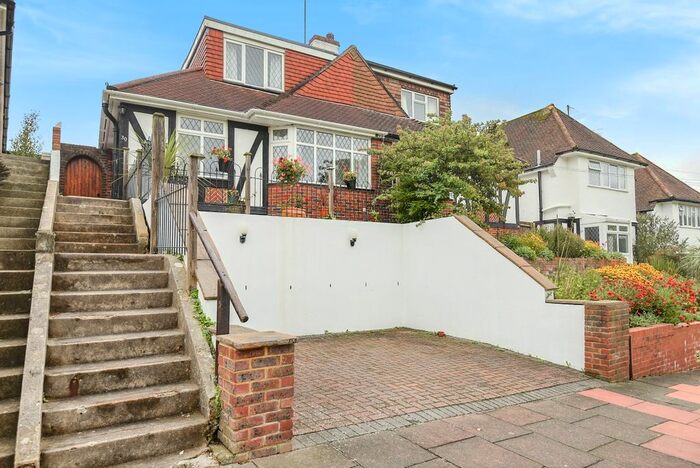 4 Bedroom Semi-Detached House To Rent In Barn Rise, Brighton BN1