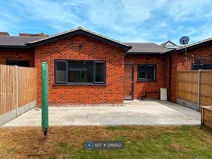 2 Bedroom Bungalow To Rent In Sherlodge Mews, Gillingham, ME8