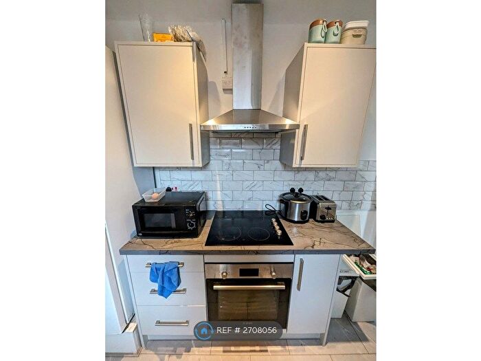 6 Bedroom Maisonette To Rent In Wolseley Gardens, Newcastle Upon Tyne, NE2