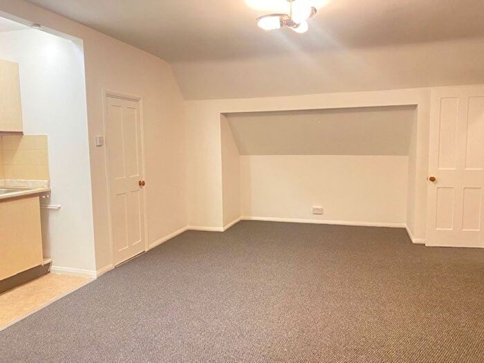 Studio To Rent In High Road, Ickenham, UB10