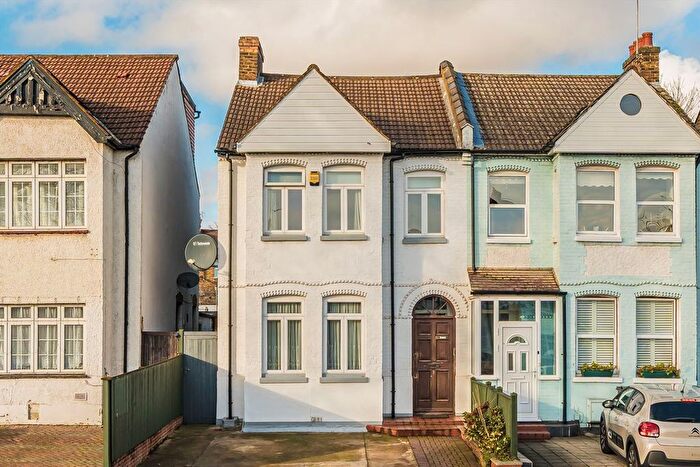 4 Bedroom Semi Detached House For Sale In London Road, Isleworth, TW7