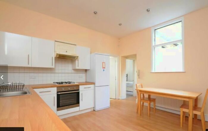 1 Bedroom Flat To Rent In Cambridge Rd, Kingston Upon Thames, London, KT1