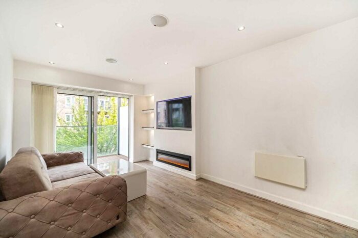 2 Bedroom Flat To Rent In Commander Avenue, Colindale, NW9