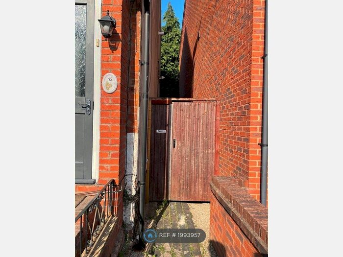 2 Bedroom Flat To Rent In Lodge Road, Redditch, B98