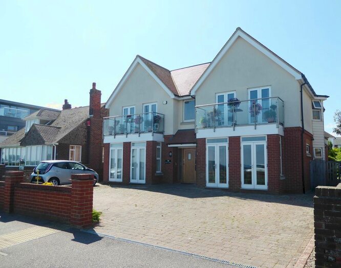 2 Bedroom Flat To Rent In Marine Parade, Tankerton, Whitstable, CT5