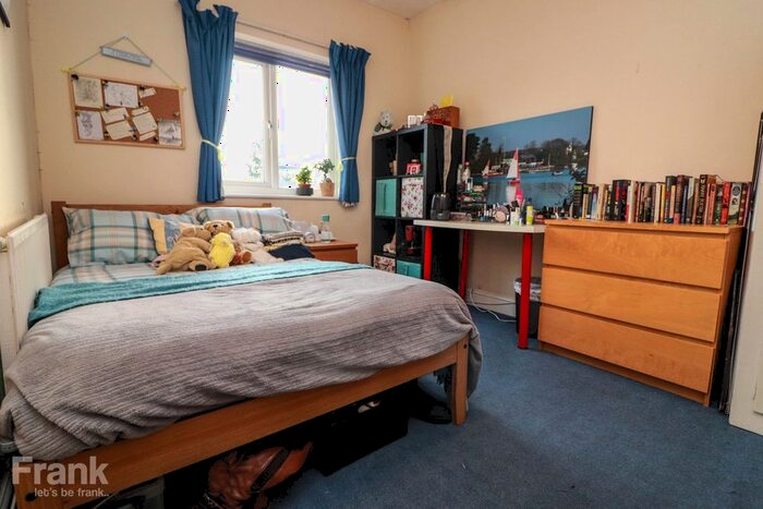 2 Bedroom Flat To Rent In Kenilworth Road, Southampton, SO15