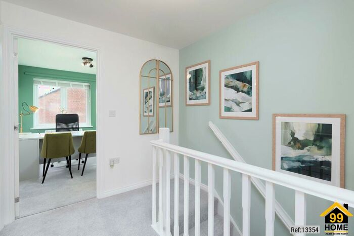 3 Bedroom Semi-Detached House For Sale In Woodlark Drive, Finningley, Doncaster, DN9