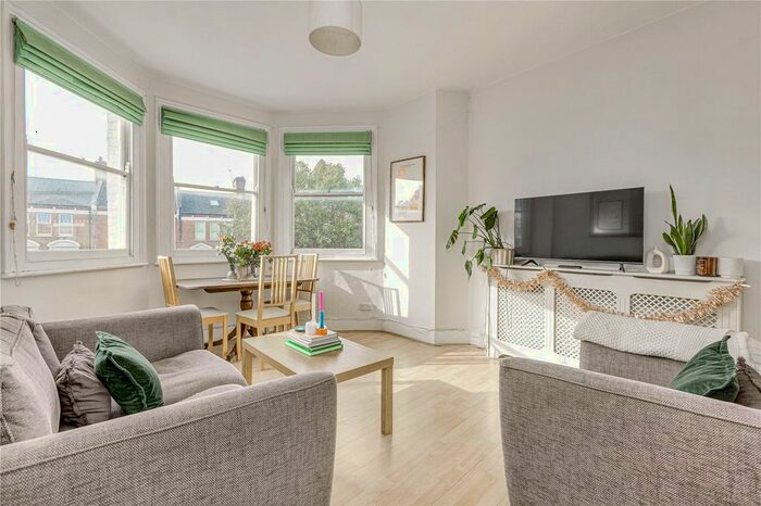2 Bedroom Flat To Rent In Lavender Sweep, Clapham Junction, SW11