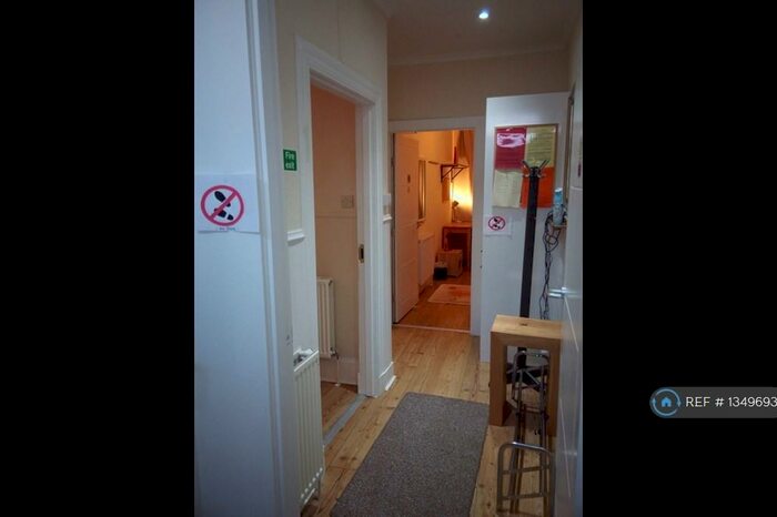 3 Bedroom Flat To Rent In Froghall Road, Aberdeen, AB24