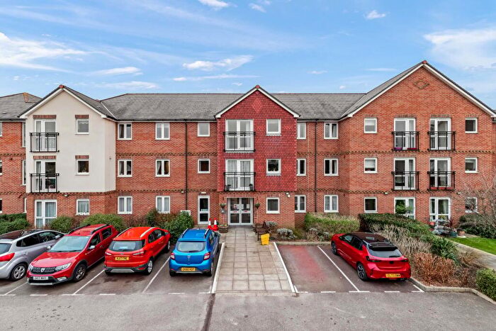 1 Bedroom Flat For Sale In Stanley Road, Folkestone, CT19