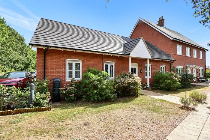 3 Bedroom Bungalow For Sale In Hilton Close, Kempston, Bedford, MK42