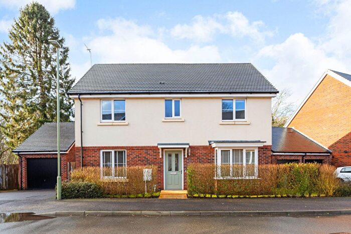 4 Bedroom Detached House For Sale In Lowsley Farm Drive, Liphook, GU30