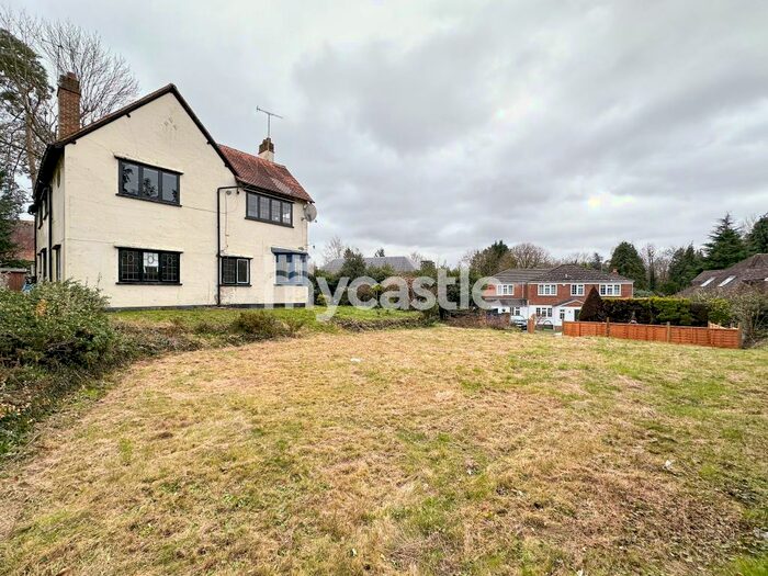 4 Bedroom Detached House To Rent In White Rose Lane, Woking, GU22