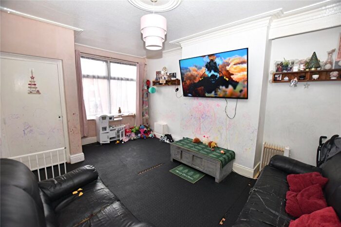 3 Bedroom End Of Terrace House For Sale In Darfield Road, Leeds, West Yorkshire, LS8