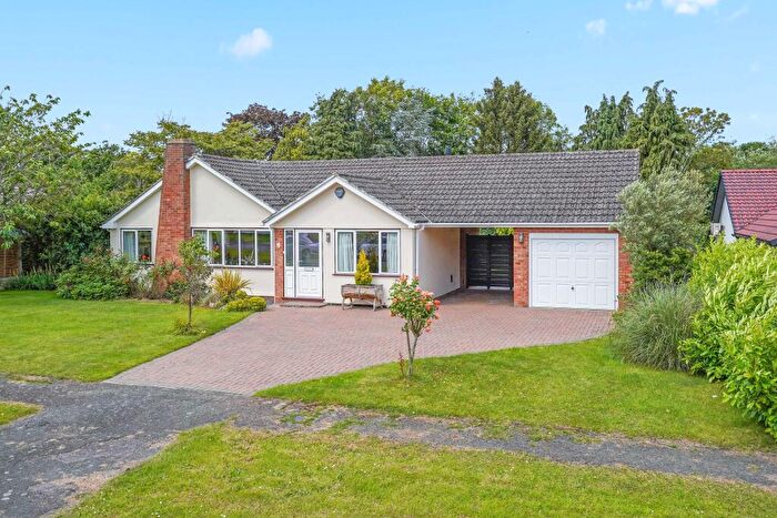 3 Bedroom Bungalow For Sale In Perryfield, Matching Green, Harlow, Essex, CM17