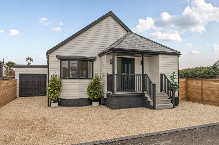 4 Bedroom Detached House For Sale In Park Road, Selsey, PO20