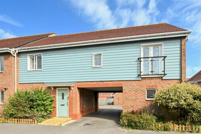 2 Bedroom House To Rent In Wood Hill Way, Felpham, PO22