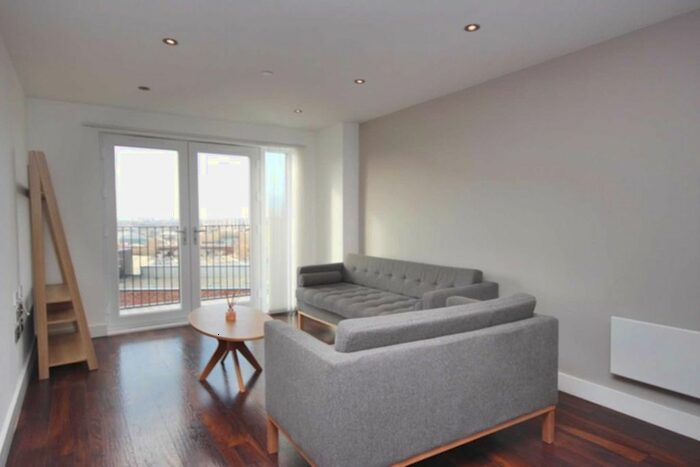 3 Bedroom Flat To Rent In Rivergate Ordsall Lane, Salford, M5