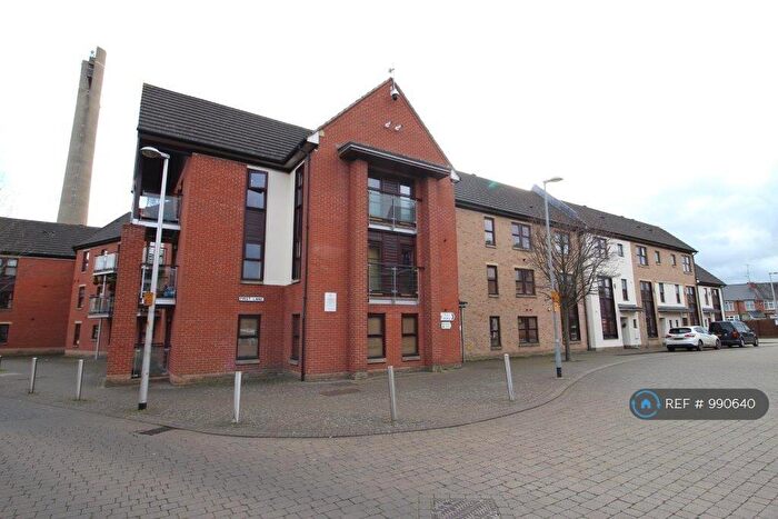 2 Bedroom Flat To Rent In First Lane, Northampton, NN5