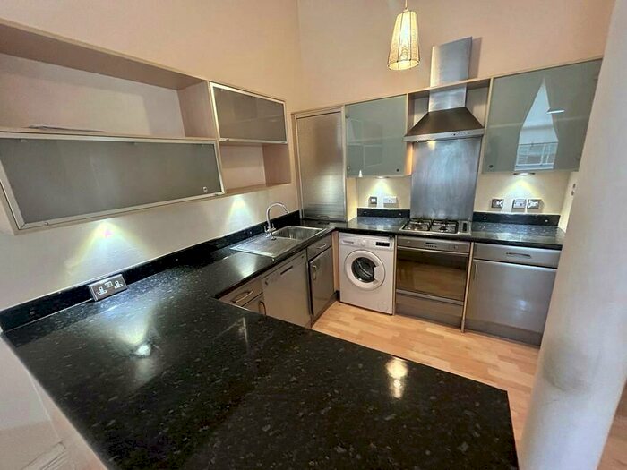 2 Bedroom Apartment To Rent In Hollowstone, Lace Market, NG1