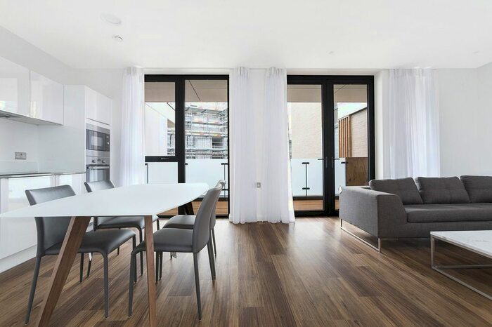 2 Bedroom Flat To Rent In Hornbeam House, Quebec Way, Canada Water, London, SE16