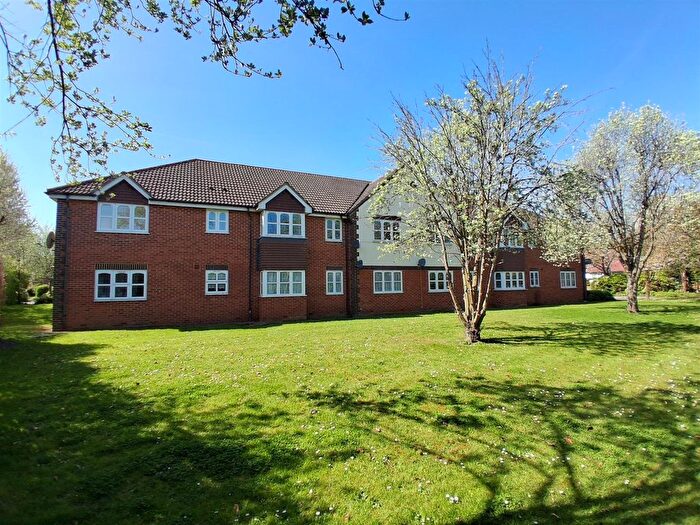 2 Bedroom Flat For Sale In Goulds Green, Uxbridge, UB8