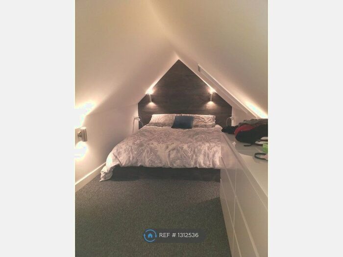 Studio To Rent In Caversham Road, Reading RG1