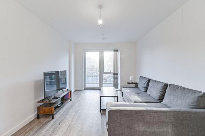 1 Bedroom Flat For Sale In Jutsum House, Woolwich, Thamesmead, SE28