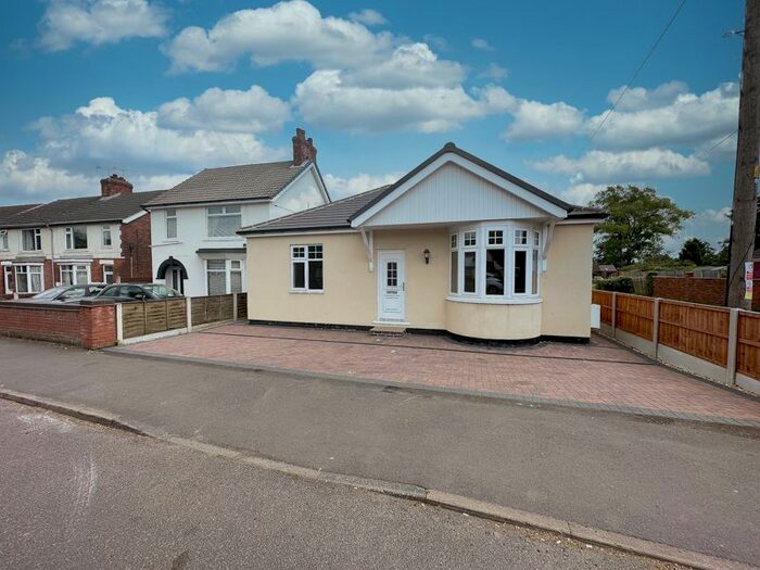 3 Bedroom Detached Bungalow To Rent In Ashby Road, Scunthorpe, DN16