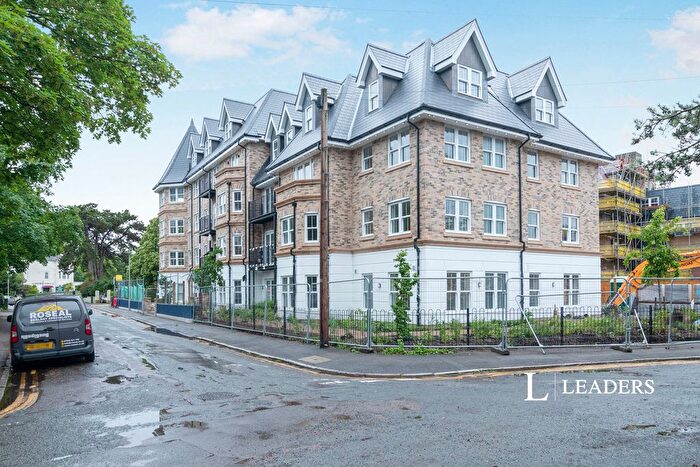 2 Bedroom Flat To Rent In Hahnemann Road, Bournemouth, Dorset, BH2