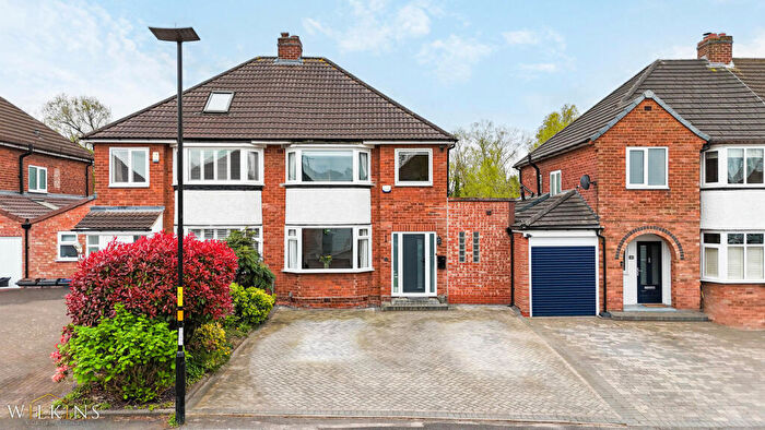 3 Bedroom Semi Detached House For Sale In Bonner Drive, Sutton Coldfield, West Midlands, B76