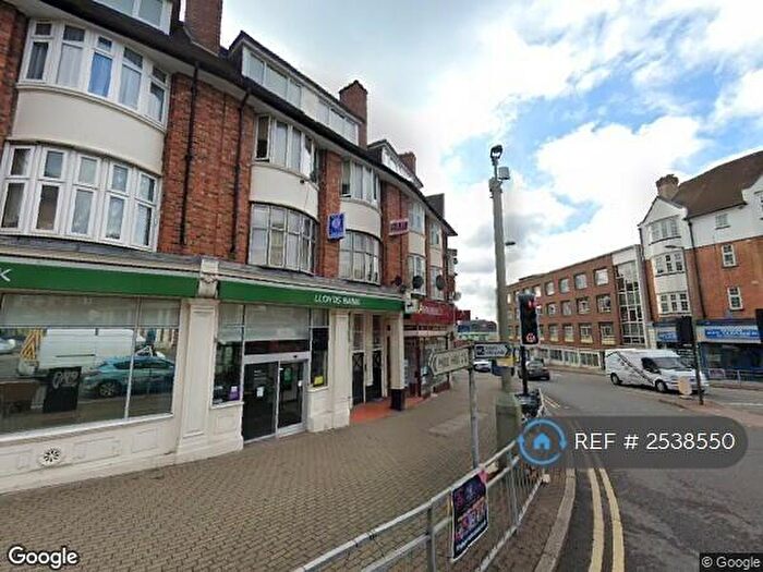 3 Bedroom Flat To Rent In Parson Street, Hendon, NW4