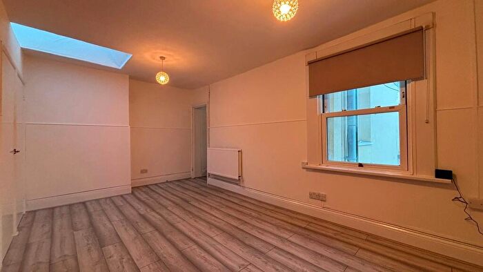 2 Bedroom Flat To Rent In Baker Street, Weston-Super-Mare, BS23
