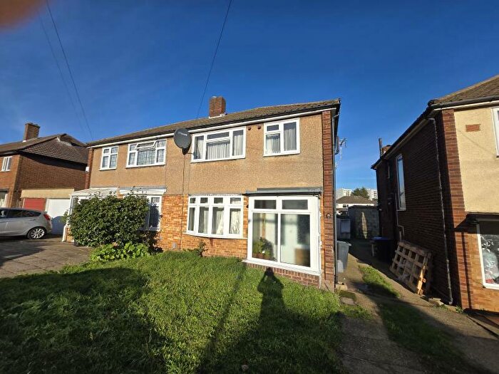 3 Bedroom Terraced House To Rent In Holmbridge Gardens, Enfield, EN3
