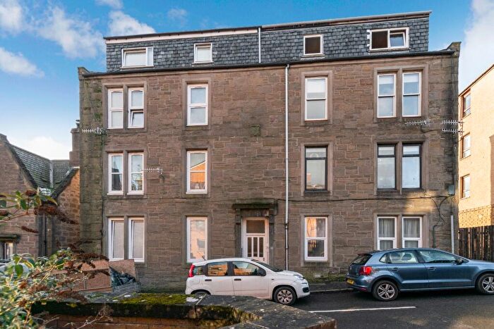 2 Bedroom Flat To Rent In Powrie Place, City Centre, Dundee, DD1