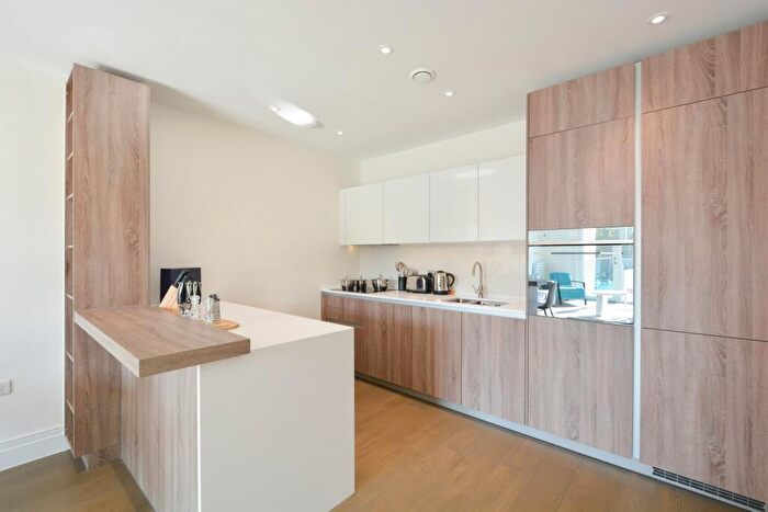 1 Bedroom Apartment To Rent In Queenshurst Square, Kingston Upon Thames, KT2