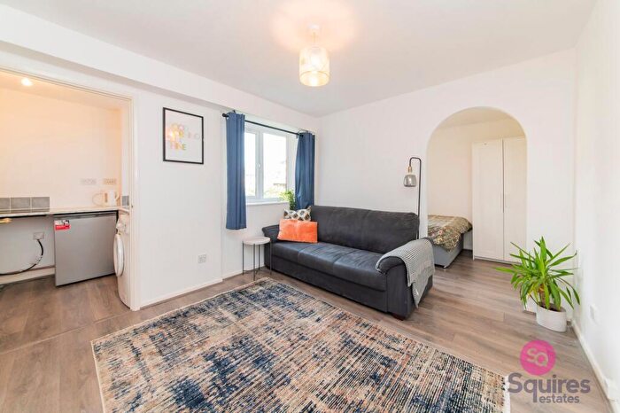 1 Bedroom Flat For Sale In Taunton Drive, London, N2