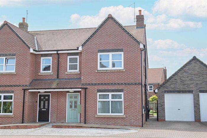 4 Bedroom Semi-Detached House For Sale In Williamsfield Road, Hutton Cranswick, YO25