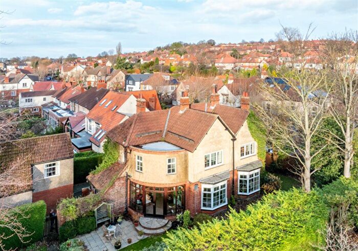 5 Bedroom Detached House For Sale In Lyndhurst Drive, Gateshead, NE9